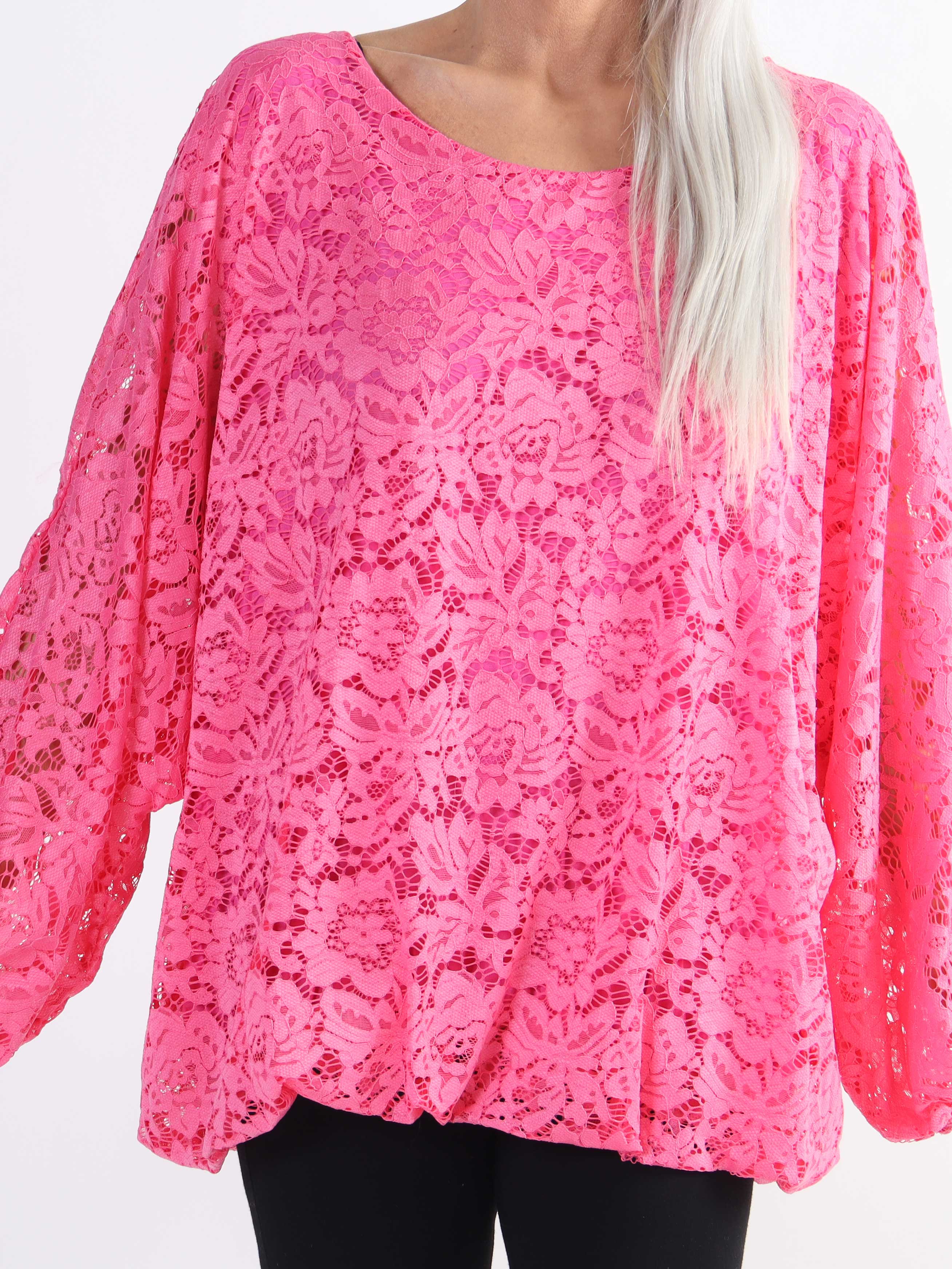 Destiny Lace - Plus size bluse i blonde med flagermusærmer